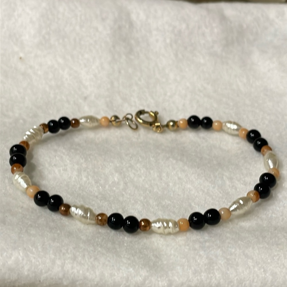 Beaded Black Pearl beige & brown Bracelet